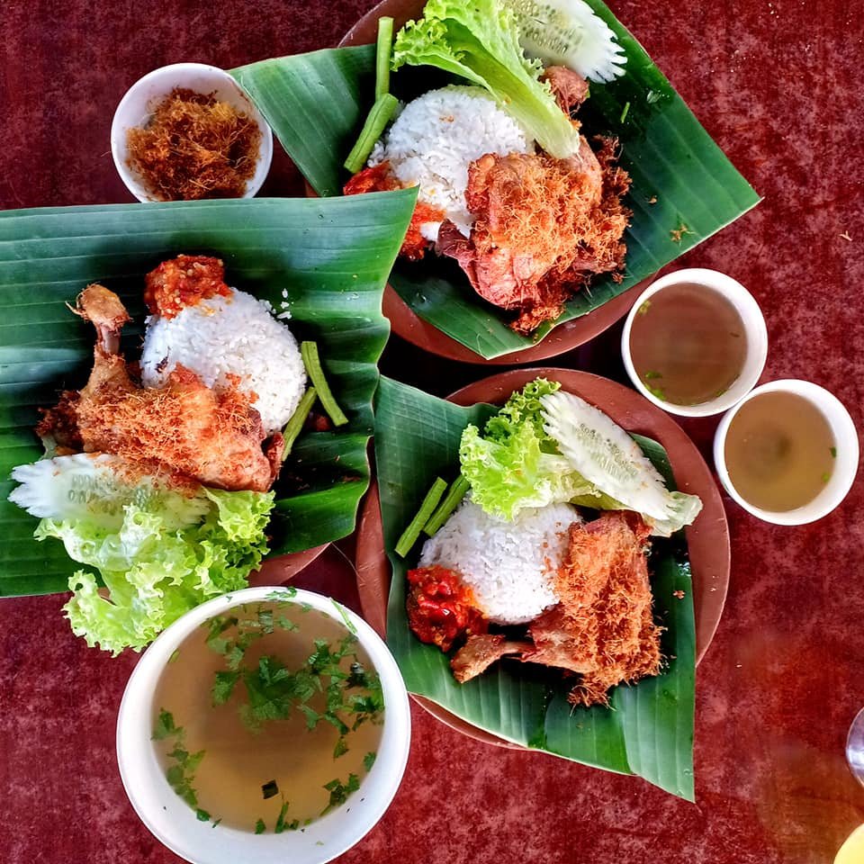 De’Binjai Ayam Penyet